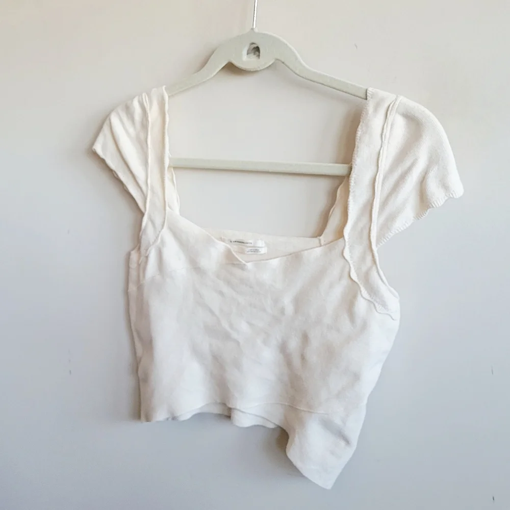 Anthropologie Cropped Sweater Tee Cream‎